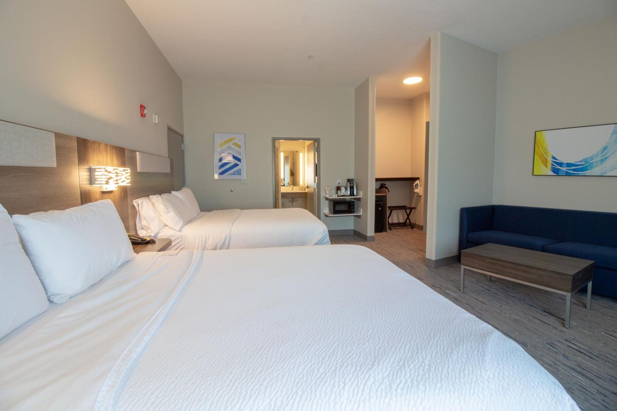 Holiday Inn Express Leland - Wilmington Area By Ihg Exterior photo