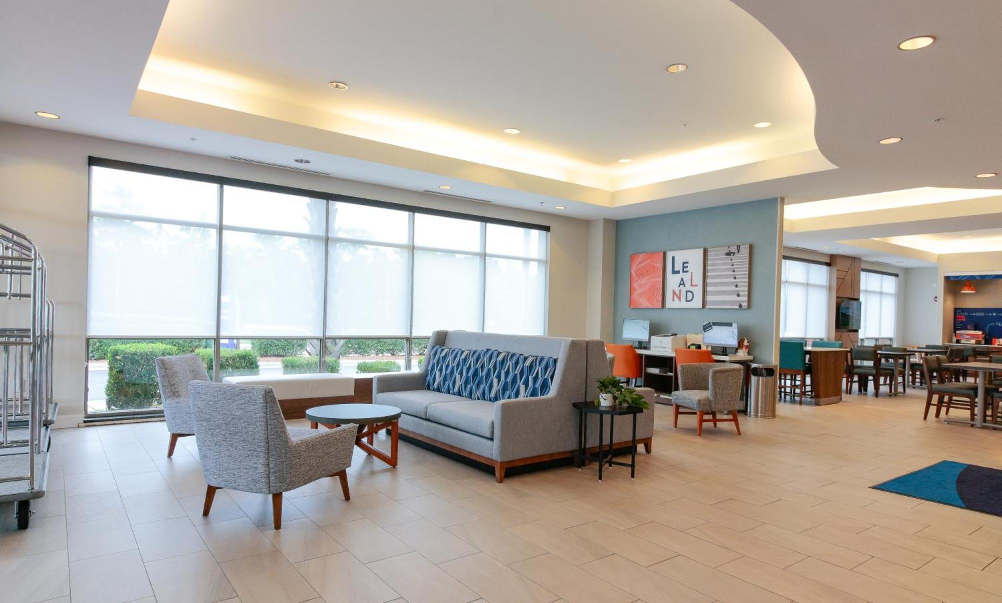 Holiday Inn Express Leland - Wilmington Area By Ihg Exterior photo