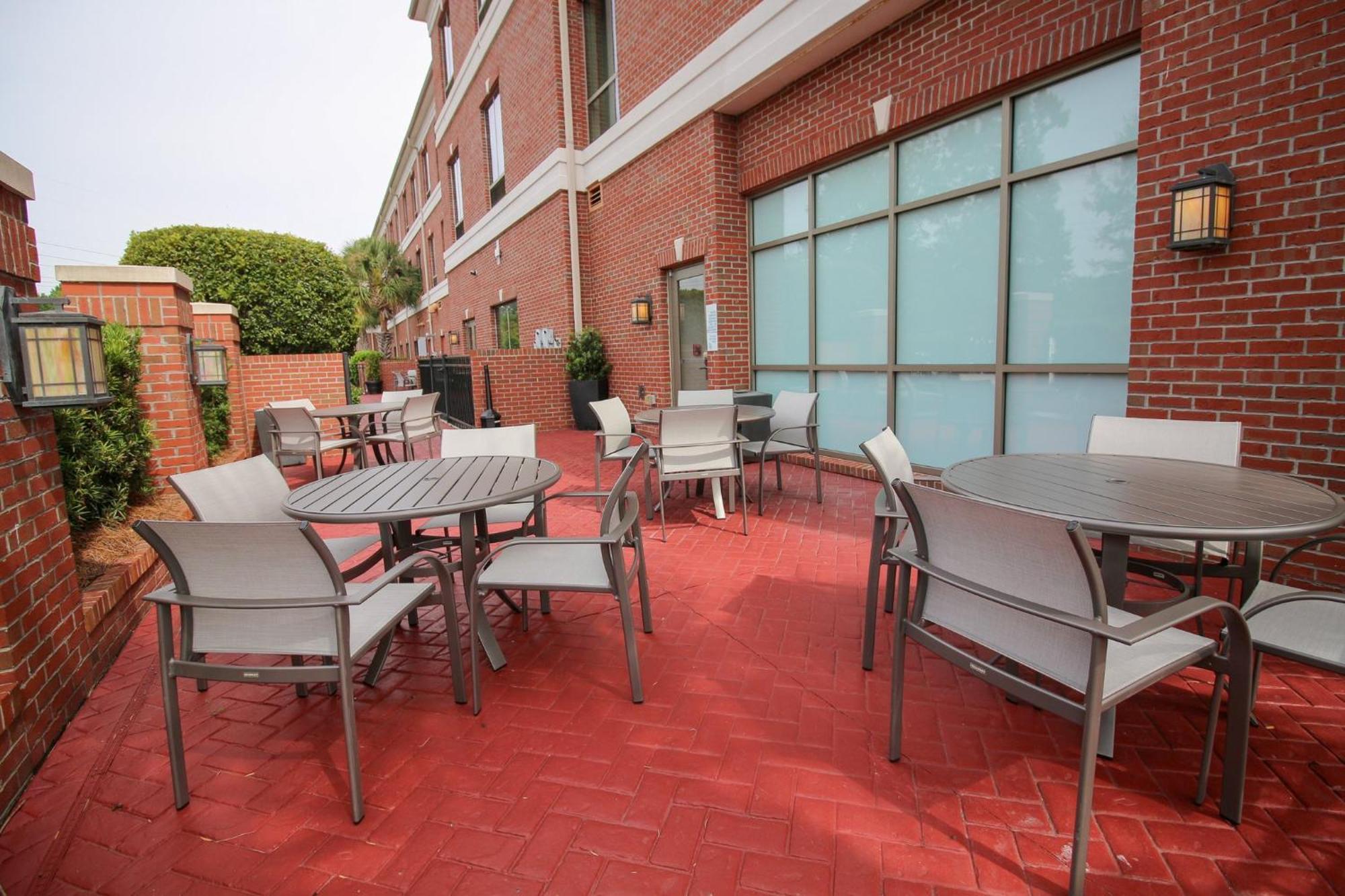 Holiday Inn Express Leland - Wilmington Area By Ihg Exterior photo