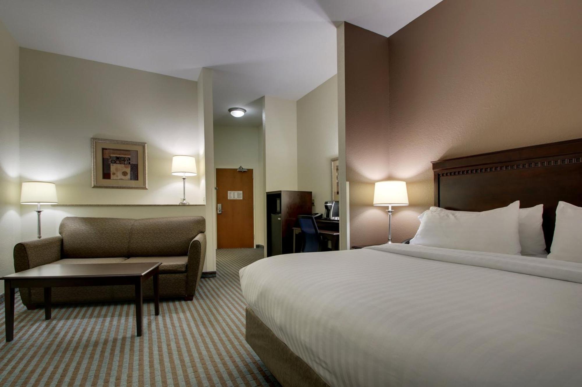 Holiday Inn Express Leland - Wilmington Area By Ihg Exterior photo
