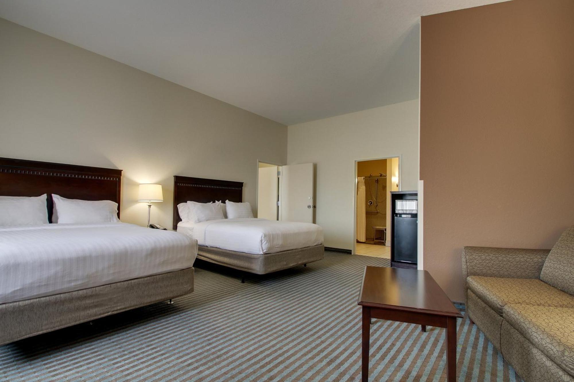 Holiday Inn Express Leland - Wilmington Area By Ihg Exterior photo