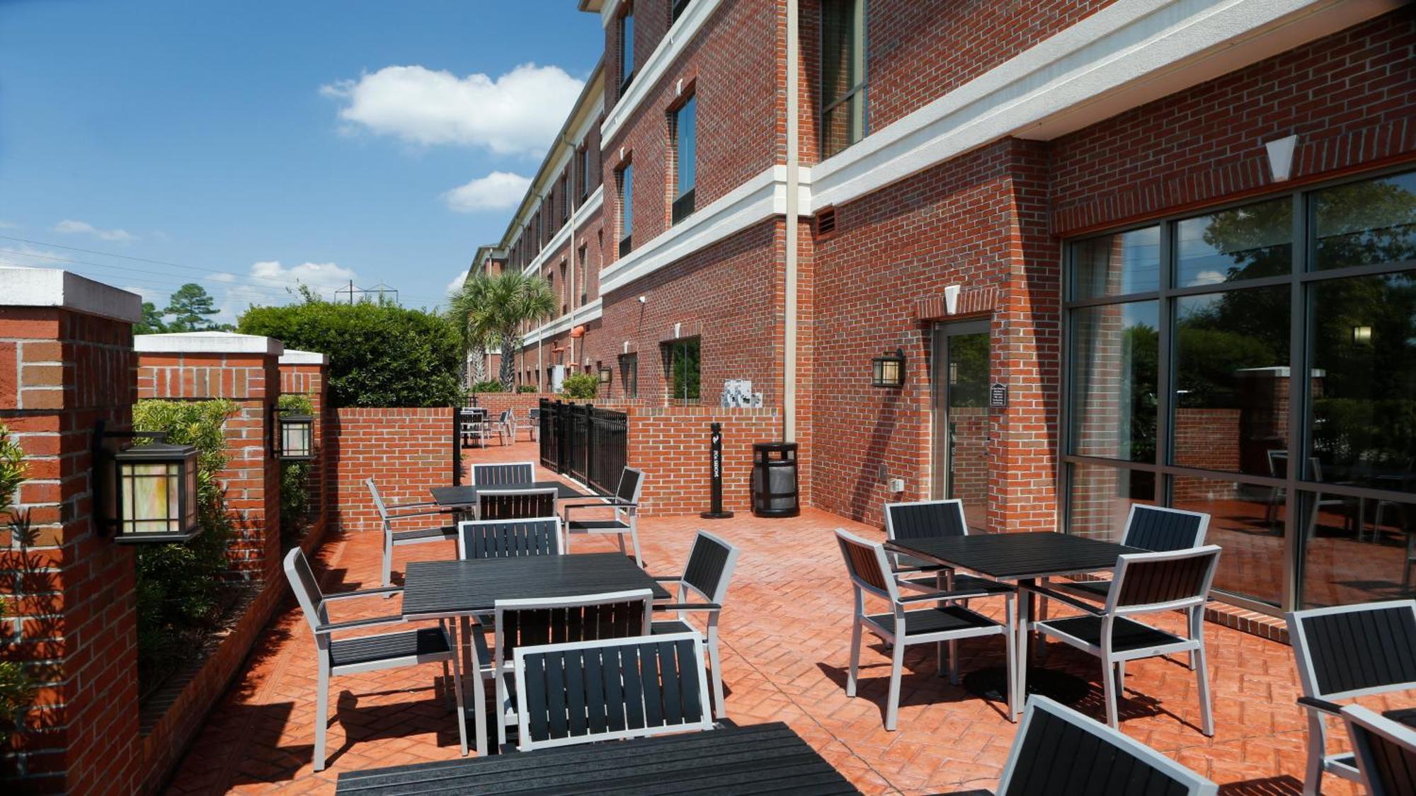 Holiday Inn Express Leland - Wilmington Area By Ihg Exterior photo