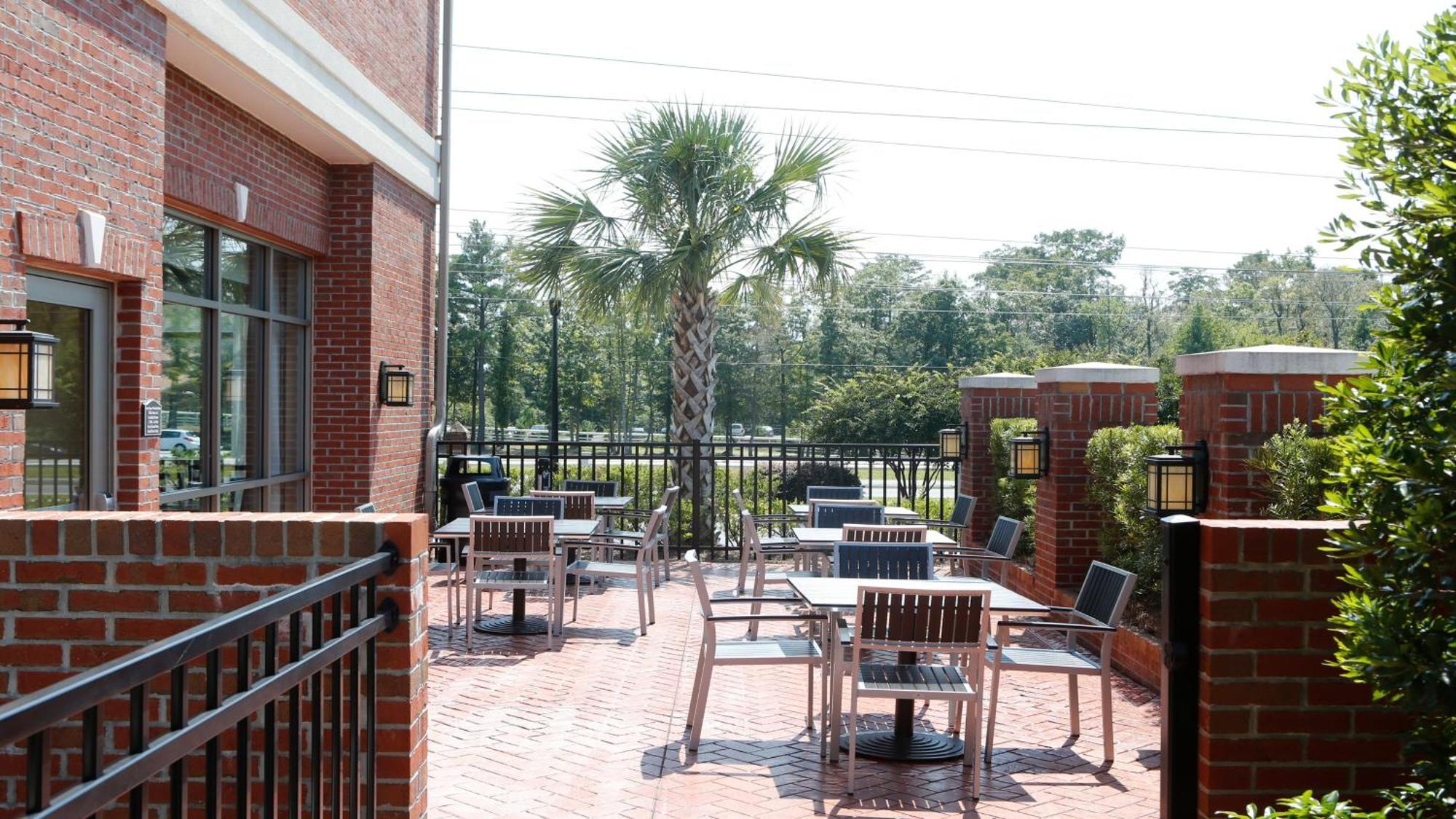 Holiday Inn Express Leland - Wilmington Area By Ihg Exterior photo